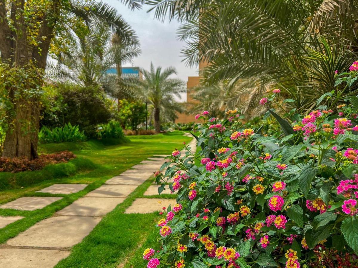 Grand Millennium Al Seef Basra Buitenkant foto
