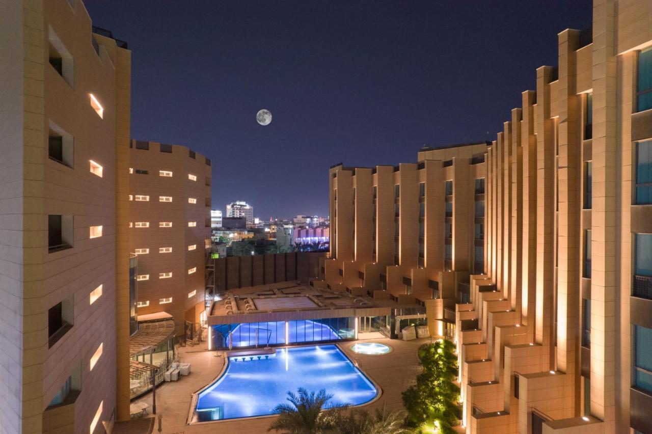 Grand Millennium Al Seef Basra Buitenkant foto