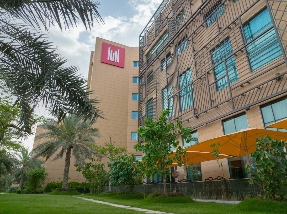 Grand Millennium Al Seef Basra Buitenkant foto
