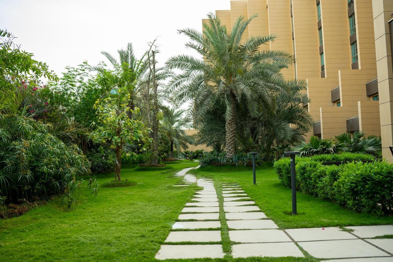 Grand Millennium Al Seef Basra Buitenkant foto