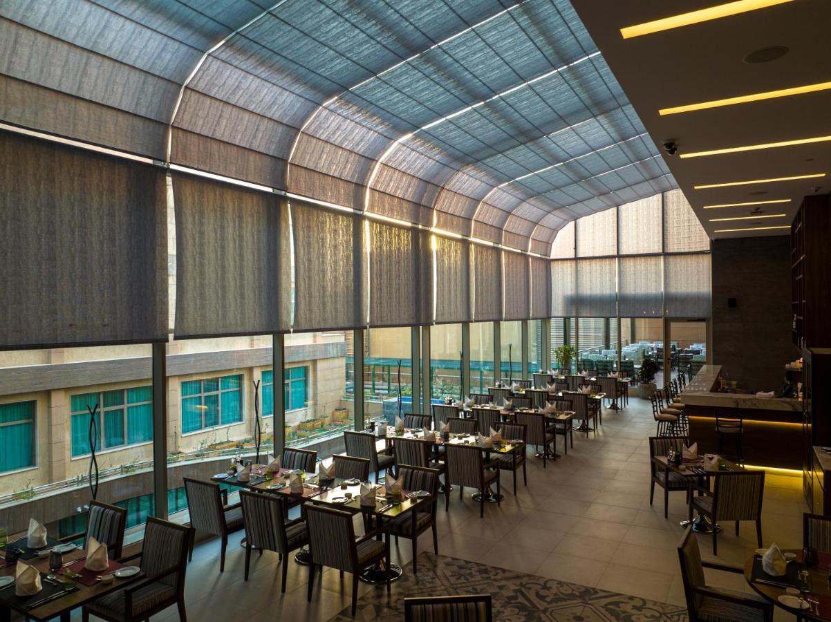 Grand Millennium Al Seef Basra Buitenkant foto