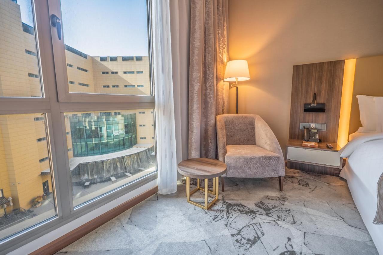 Grand Millennium Al Seef Basra Buitenkant foto